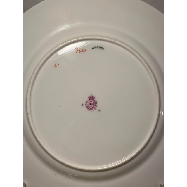Set of 10 Circa 1915 Royal Worcester Porcelain Dinner Plates Gold Rim 10 1/2" For Sale - Image 4 of 8