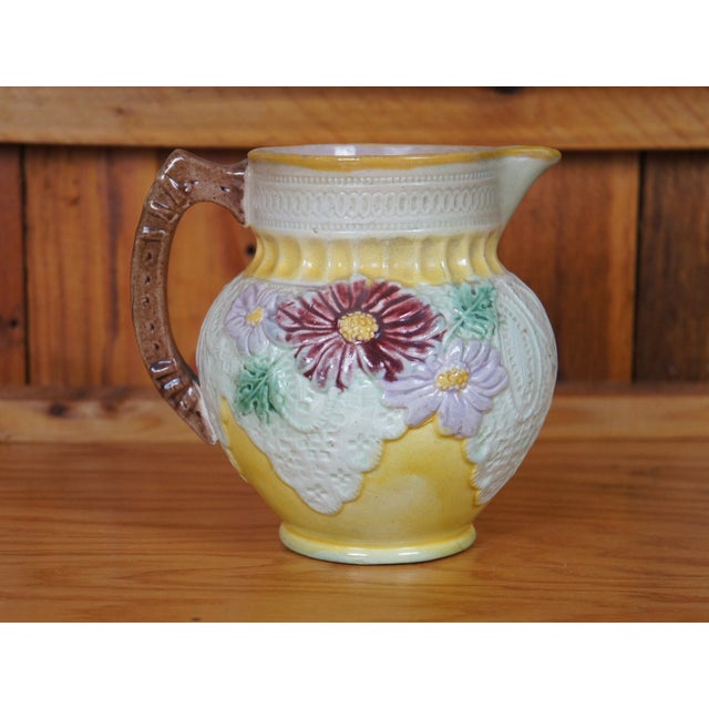Antique Majolica Daisy Flowers & Lace Water Pitcher Jug Carafe For Sale - Image 4 of 12
