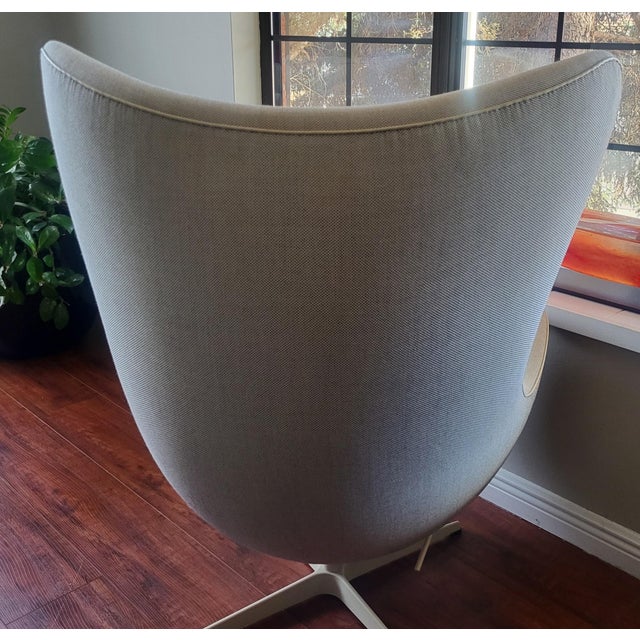 Mid-Century Modern Fritz Hansen Authentic Arne Jacobsen Egg Chair For Sale - Image 3 of 10