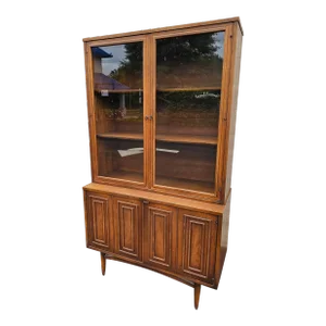 Broyhill Sculptra China Cabinet, Hutch,