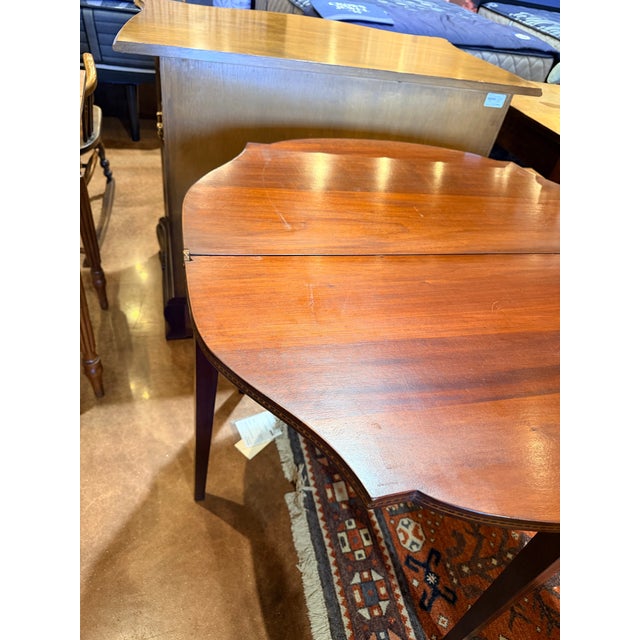 Mid 20th Century Mahogany Swing-Leg Gateleg Accent Table With Inlaid Edge Detail For Sale In New York - Image 6 of 6