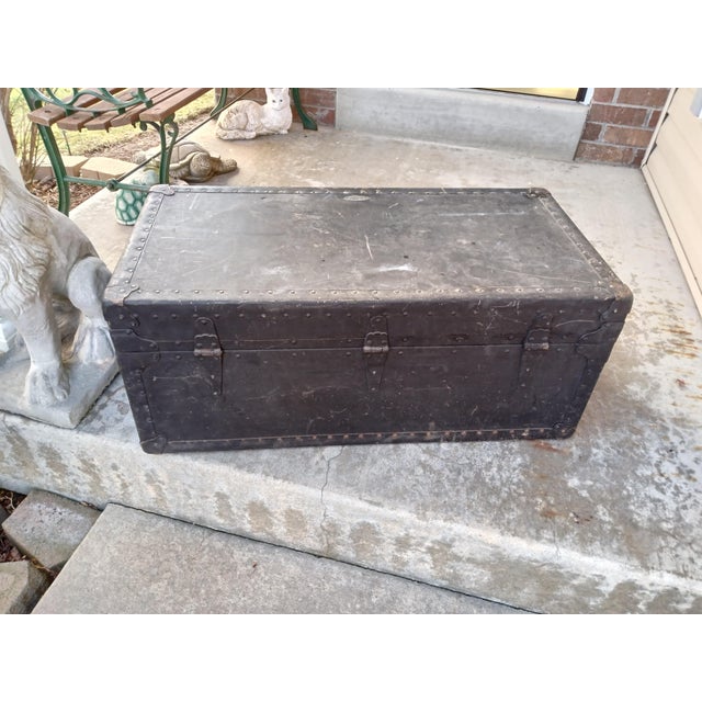Vintage 1940's Herkert and Meisel Trunk Company Military Foot Locker For Sale - Image 4 of 10
