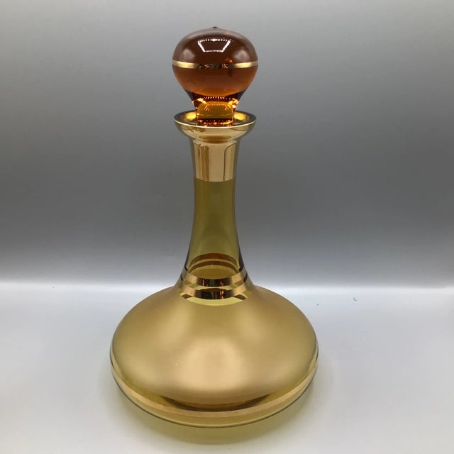 1960s Vintage Amber and Gold Blown Glass Ships Decanter Set With Decanter and 6 Cordial Glasses - Set of 7 For Sale - Image 5 of 13