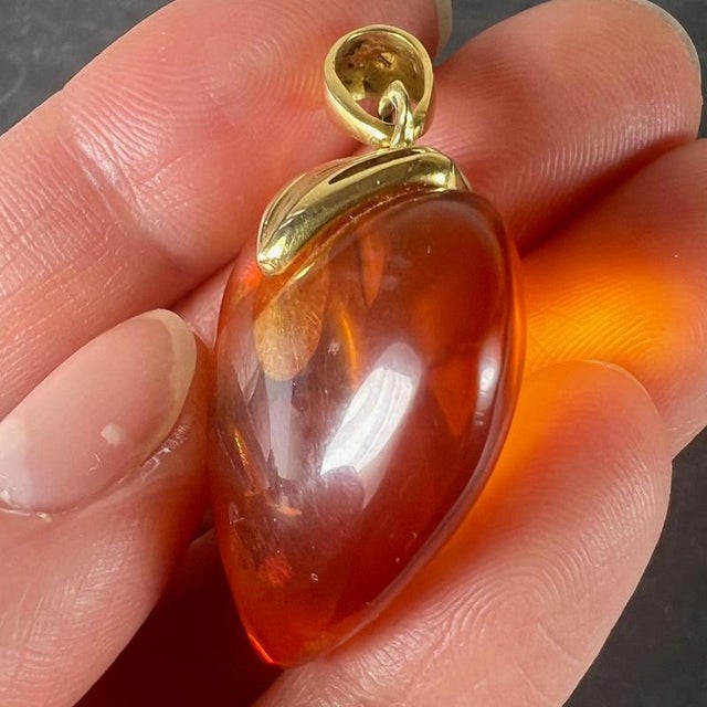 Gold Large Vintage French Puffy Heart Charm Pendant in 18 Karat Yellow Gold, 1960s For Sale - Image 8 of 18