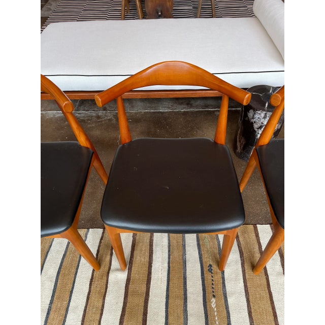 Mid-Century Wegner-Style Cowhorn Dining Chairs- Set of 4 For Sale In Birmingham - Image 6 of 8
