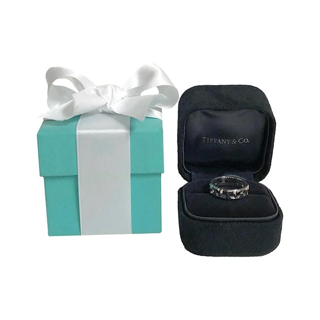 Tiffany & Co. True Wide Band Ring in 18k White Gold – 5.5mm, Size 6 For Sale In New York - Image 6 of 6