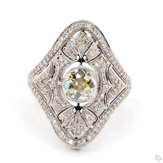 Modern Antique design 0.87 Carat Old European Cut Diamond Gold Ring, Size 6.5 For Sale - Image 3 of 9