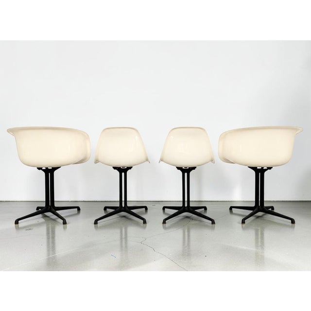 Mid Century Eames for Herman Miller “La Fonda” Parchment Fiberglass Arm & Side Chairs - Set of 4 For Sale In Miami - Image 6 of 13