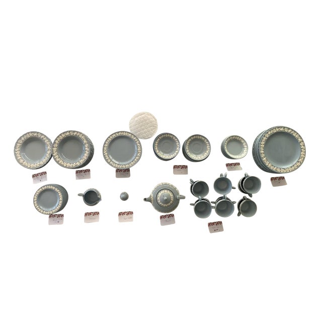 1950s Wedgwood Queensware Dinnerware Set- 96 Pieces For Sale