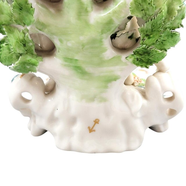 Chelsea Style Porcelain Venus and Cupid Figure from Samson Paris, 1860s For Sale - Image 9 of 13