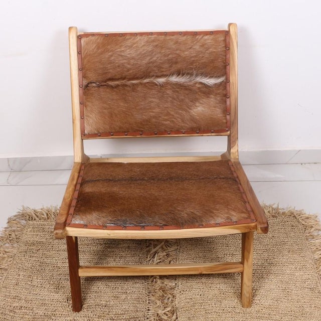 Traditional Lara Natural Teak and Genuine Leather Chair For Sale - Image 3 of 11