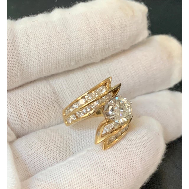 2010s 1.5 Carat Solitaire Round Shape 2.5 Total Diamond Engagement 14 Yellow Gold Ring For Sale - Image 5 of 18