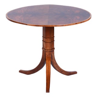 Biedermeier Coffee Table in Walnut, Austria, 1830s For Sale