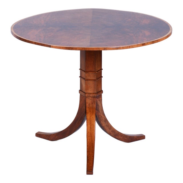 Biedermeier Coffee Table in Walnut, Austria, 1830s For Sale