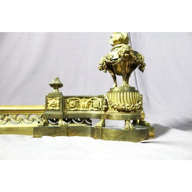Beautiful bronze in front of bronze in its original patina with lions. Dimensions: 1.10m long that can be more or less I...