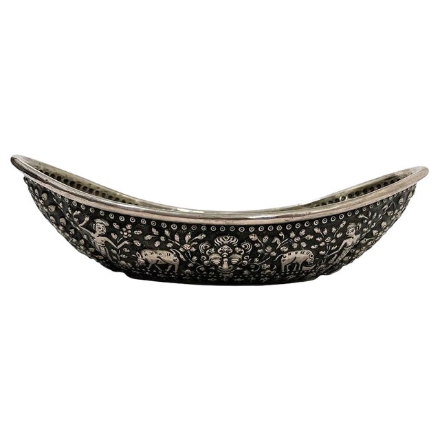Indonesian Yogya Djokja Bread Basket with Human and Anima Figures, 1890s For Sale