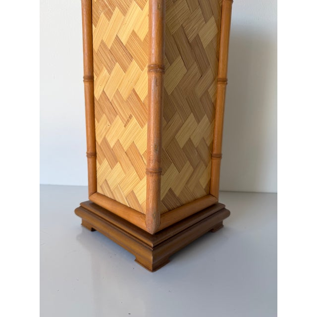 1980s 1970s Coastal Faux Bamboo & Woven Rattan Table Lamp For Sale - Image 5 of 9