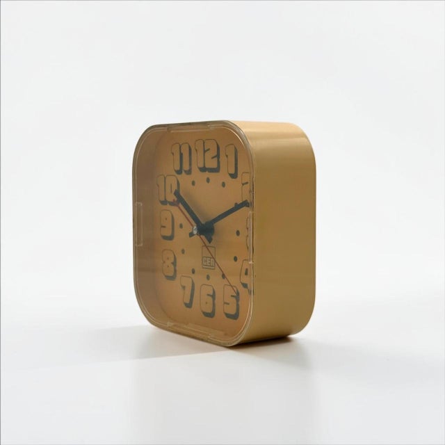 Space Age Amber Yellow Wall Clock from Cea, 1970s For Sale - Image 4 of 14
