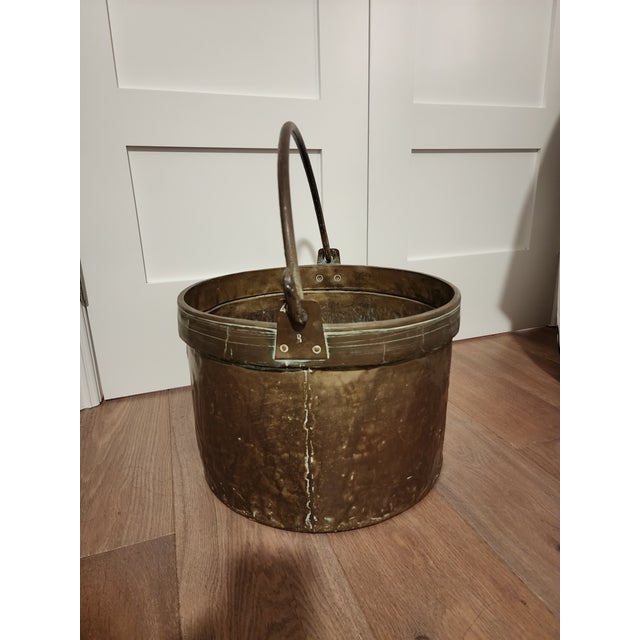 19th-Century Hand-Hammered Dovetailed Copper Cauldron With Forged Iron Handle For Sale - Image 13 of 18