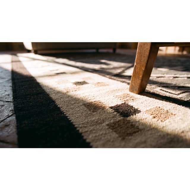 1930s Gray Geometric Antique American Navajo Rug 4'8'' X 7'9'' Flat Weave Wool Carpet For Sale - Image 15 of 15