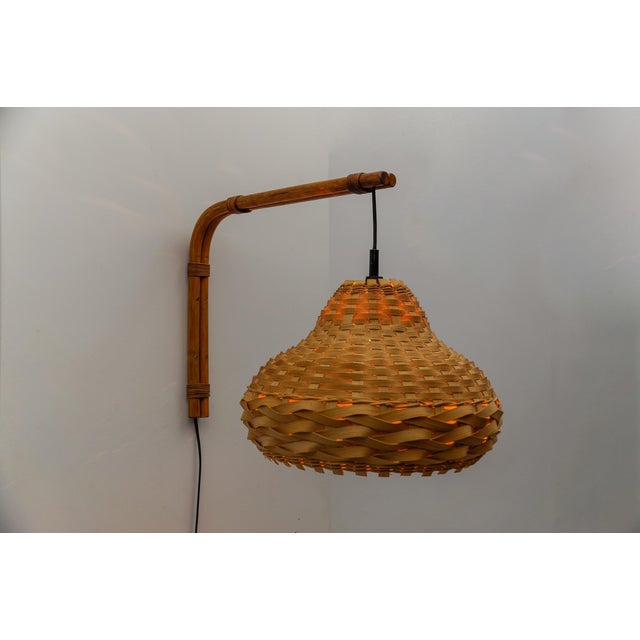Mid-Century Modern Wall Lamp in Bamboo and Rattan Wickerwork, 1960s For Sale - Image 4 of 9