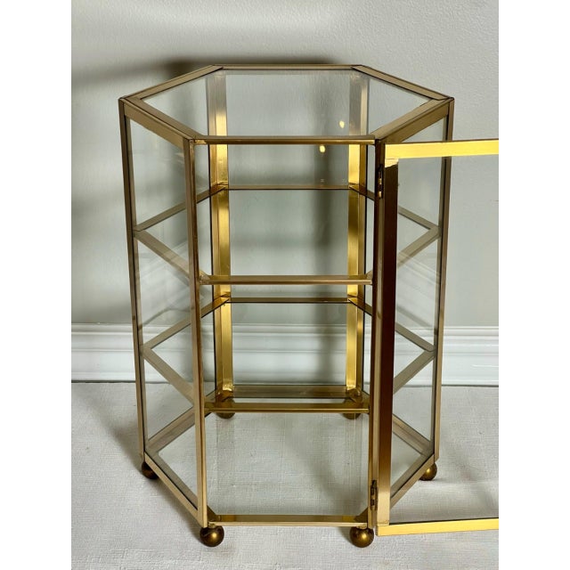 Metal Brass Three-Tier Hexagon Tabletop Vitrine Display Case, Curio Cabinet, 1970s, 15" For Sale - Image 7 of 10