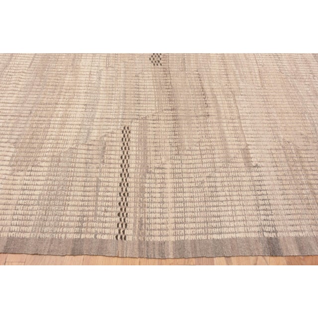 Nazmiyal Collection Oversized Minimalist Geometric Rug For Sale In New York - Image 6 of 9