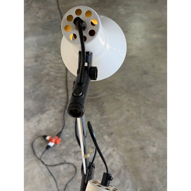 1960s Metal Floor Lamp With Adjustable Dual Shades Mid-Century Modern 1950s For Sale - Image 5 of 10