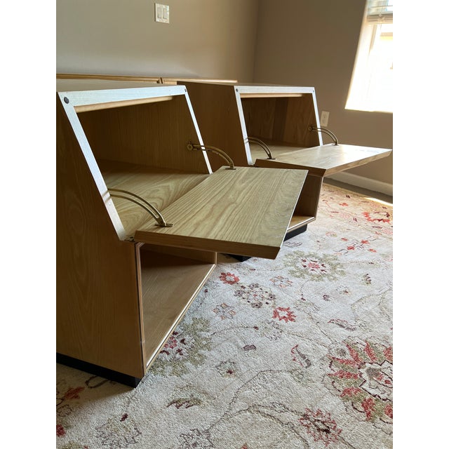 1980s Pair of Vintage Henredon Scene Two Burlwood Nightstands For Sale - Image 5 of 10