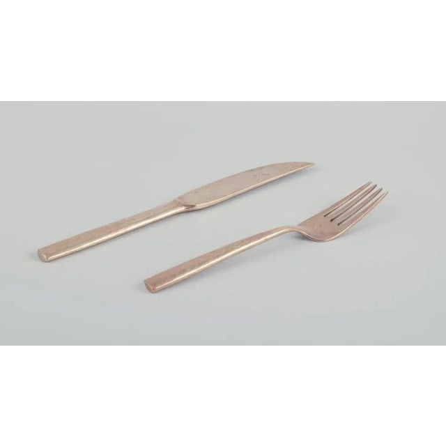 Scandinavian Twelve-Person Dinner Service in Hammered Brass, 1970s, Set of 24 For Sale - Image 3 of 8