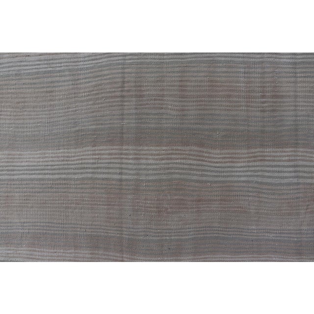 1950s Vintage Turkish Kilim Rug With Subtle Beige and Cream Tones For Sale - Image 5 of 8