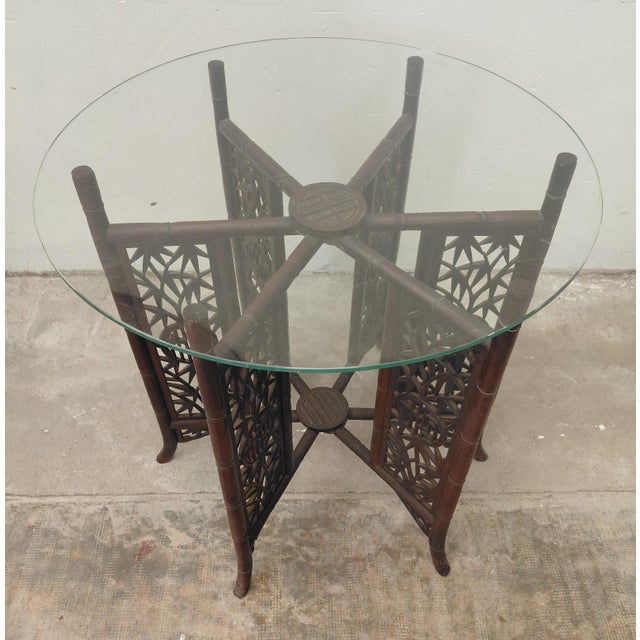 Asian Side Table, 1890s, in Very Good conditions. Designed 1890 to 1919