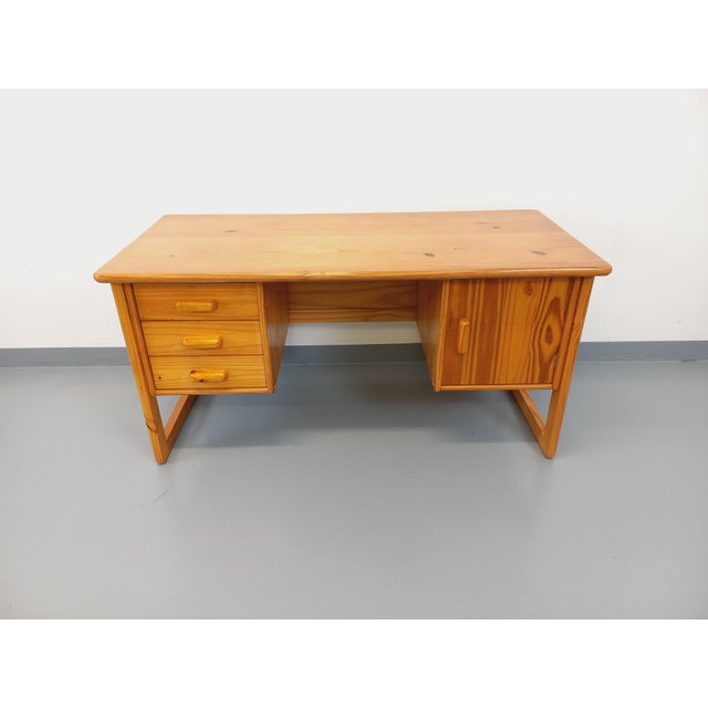 Vintage Sled Foot Executive Desk in Pine, 1970s For Sale - Image 10 of 11