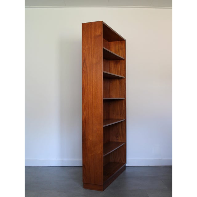 Vintage Danish Modular Bookcase in Teak, 1960s, in Good conditions. Designed 1960 to 1969
