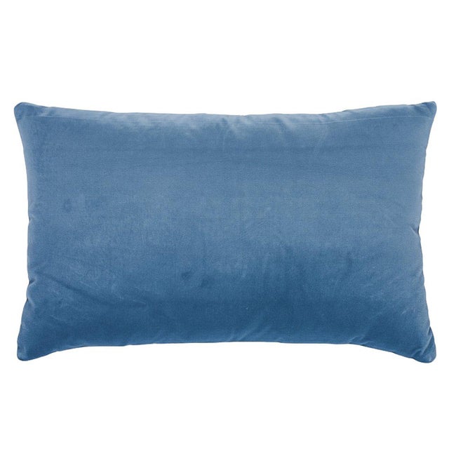 This pillow features Chinois Fret with a knife edge finish. Chinois is a timeless fretwork motif in a fresh, modern...
