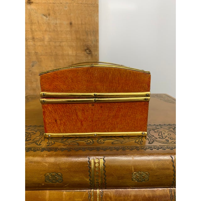 Mid 20th Century Mid 20th Century Lacquered Dome-Top Wooden Box Covered in Pigskin With Brass Fittings For Sale - Image 5 of 7