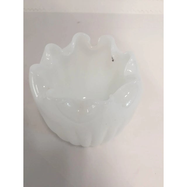 Mid-Century Modern Midcentury Modern Milk Glass Ruffle Vase For Sale - Image 3 of 7
