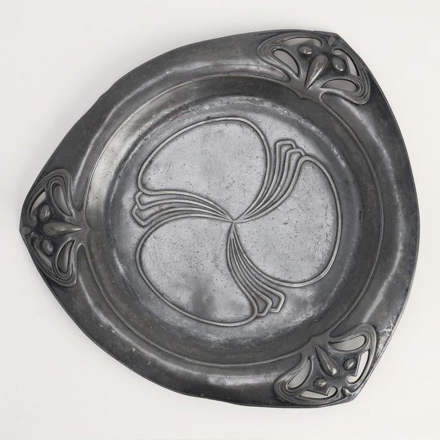 Art Nouveau Triangular Tin Pewter Dish, the Netherlands, 1900 For Sale - Image 11 of 11