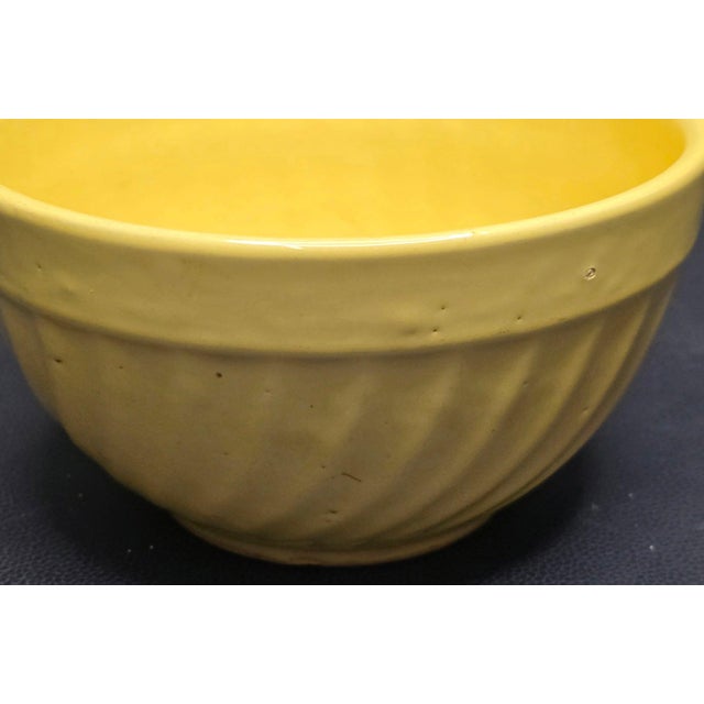 Mid 20th Century Vintage American Yellow Ware Mixing Bowl Swirl Pattern Oven Ware For Sale - Image 5 of 7