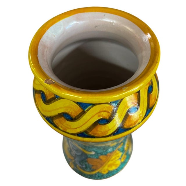 Tuscan Hand-Painted Italian Montelupo Majolica Vase – Tuscan Renaissance Style Ceramic For Sale - Image 3 of 4