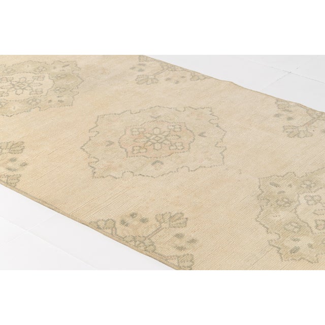 Textile 1960s Neutral Modern Farmhouse Decor Rug For Sale - Image 7 of 9