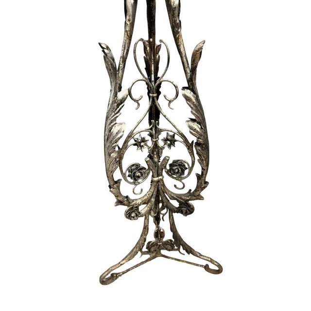 Very large Art Nouveau Athens-style planter High-quality silvered bronze base with floral and acanthus leaf decoration Cut...