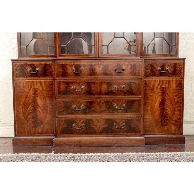 Early 20th Century Georgian Flame Mahogany Breakfront China Cabinet For Sale - Image 4 of 11