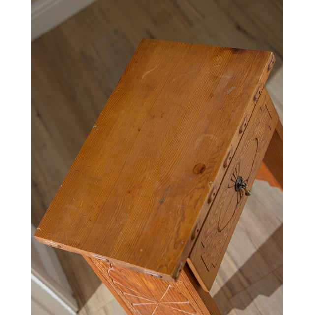 Mid-20th Century Hand-Carved New Mexico Pine Side Table in the Wpa Tradition For Sale - Image 12 of 13
