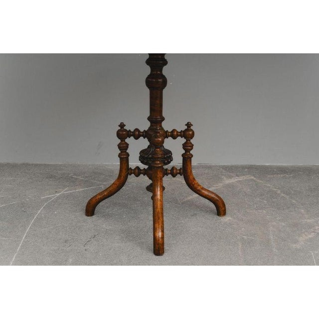 Mid-19th Century Biedermeier Salon Table in Walnut For Sale - Image 18 of 18