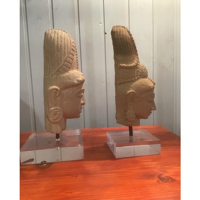 Antique Central American Aztec Stone Heads with Acrylic Glass Base, Set of 2 For Sale - Image 4 of 7