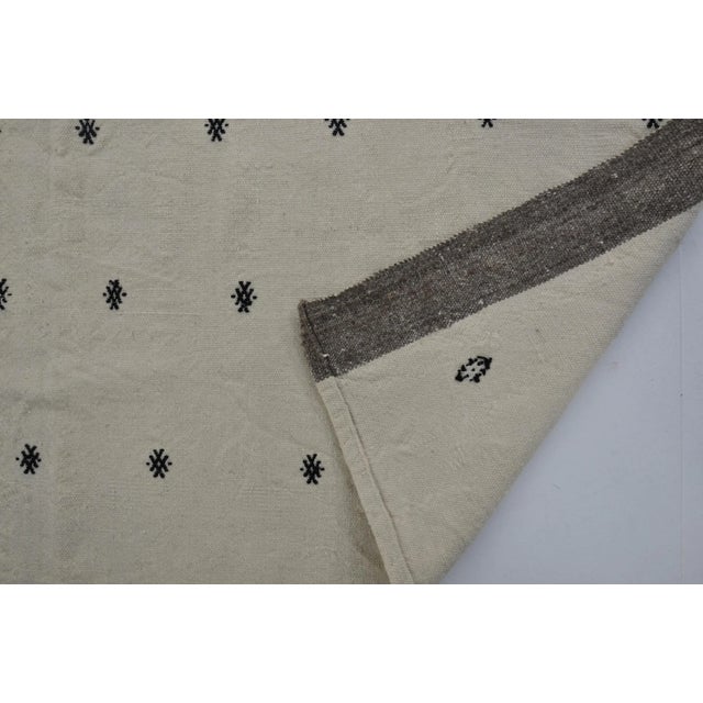 1960s Hand Knotted Traditional Kilim Rug For Sale - Image 10 of 11