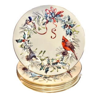 Set of 6 Lenox “Winter Greetings” Dinner Plates With 24k Gold Trim — Late 20th Century For Sale
