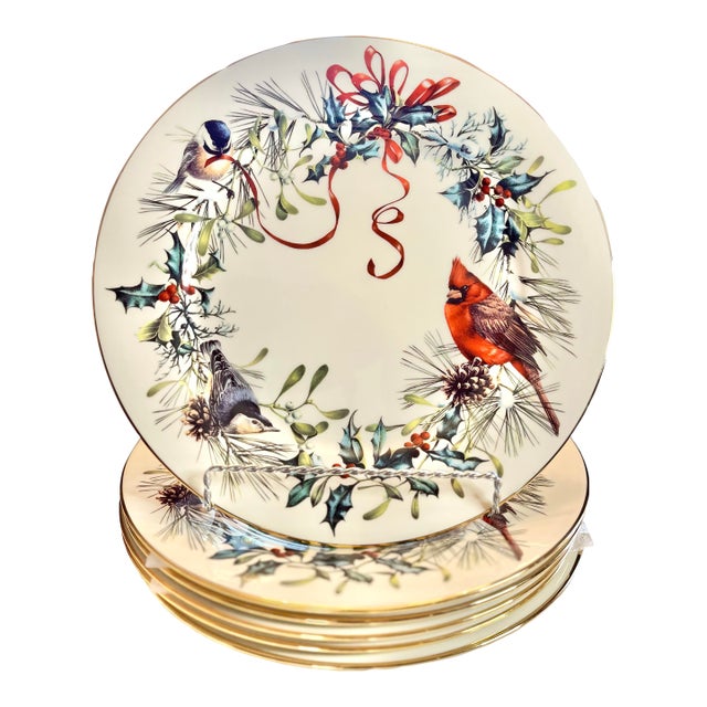 Set of 6 Lenox “Winter Greetings” Dinner Plates With 24k Gold Trim — Late 20th Century For Sale