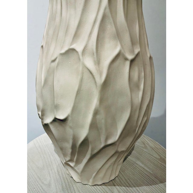 2020s Global Views Modern Matte White Finished Bloom Vase For Sale - Image 5 of 5